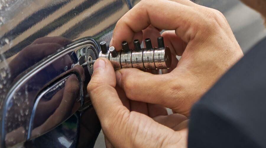 Professional gutter cleaning in Meredith, CO